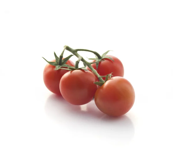 白で隔離された赤いトマト — ストック写真
