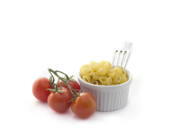 Pasta Cereza Tomates Horquilla Acero Aislados Sobre Fondo Blanco —  Fotos de Stock