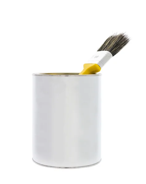Lata Pintura Con Pincel Amarillo Aislado Sobre Fondo Blanco — Foto de Stock