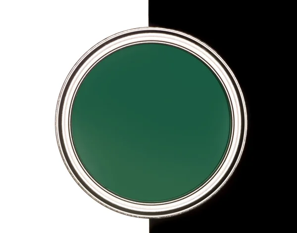 Lata Tinta Verde Fundo Preto Branco — Fotografia de Stock