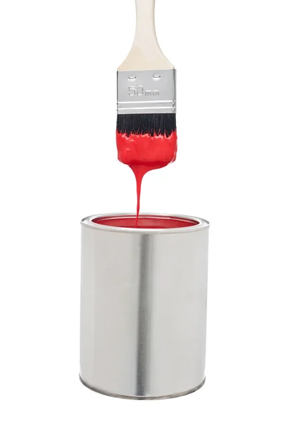 Pincel Lata Tinta Vermelha Isolada Fundo Branco — Fotografia de Stock
