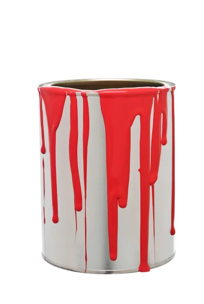 Lata Pintura Con Derrame Rojo Aislado Sobre Fondo Blanco — Foto de Stock