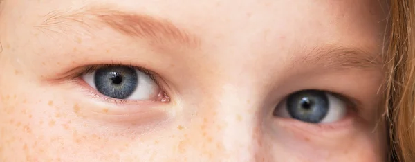 Augen von Teenager-Mädchen — Stockfoto