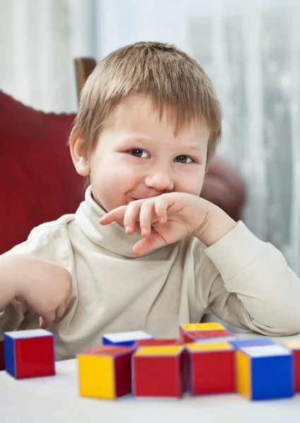 Child playing blocks — Stock Photo, Image