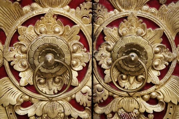 Ozdobne Drzwi Wejściowe Świątyni Bali — Zdjęcie stockowe