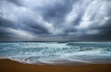 fırtınalı beach