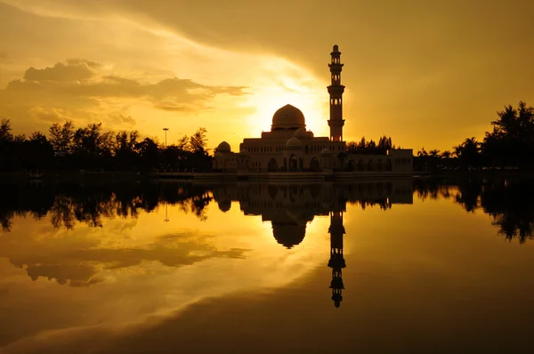 Плаваючі мечеть — стокове фото