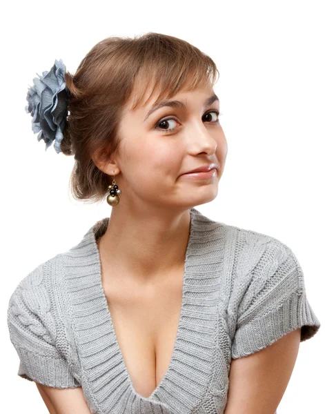 Portrét mladé dívky v květina ve vlasech — Stock fotografie