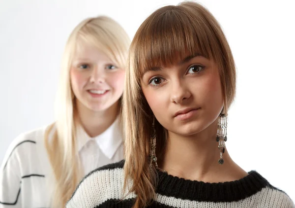 Портрет двух девушек — стоковое фото
