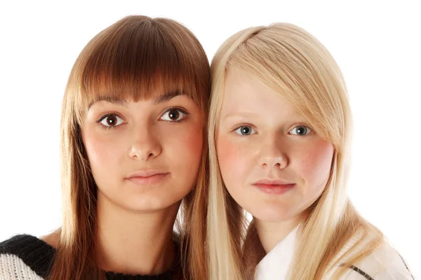 ブロンドとブルネットの女の子の 2 つの肖像画 — ストック写真