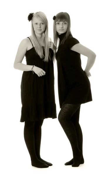 Две Девушки Черных Платьях Белом Фоне Черно Белом — стоковое фото