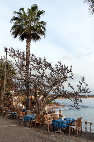 Türkiye Deniz Kenarında Boş Kafe — Stok fotoğraf