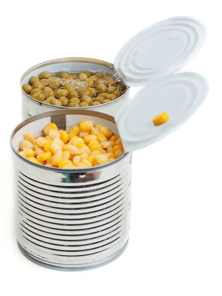 两个开放玉米和绿色豌豆铝的罐 — 图库照片