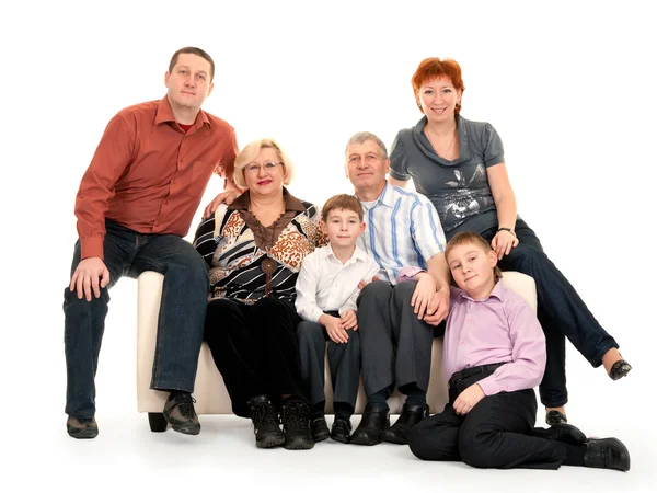 Tre Generazioni Una Famiglia Seduta Sul Divano — Foto Stock