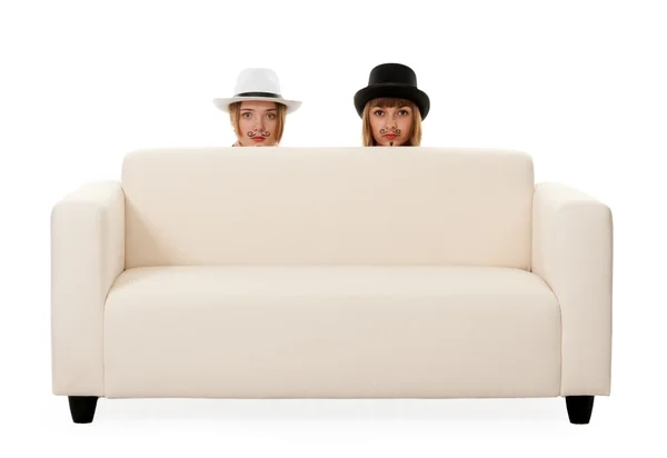 Duas meninas no sofá — Fotografia de Stock