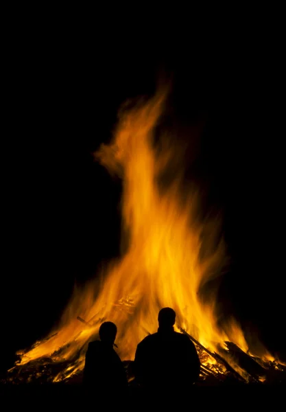 Two Watching Fire Burn — Stock Photo, Image