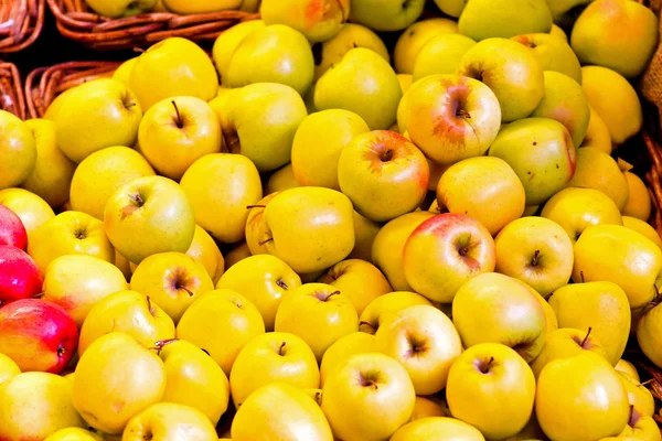 黄色いりんご — ストック写真