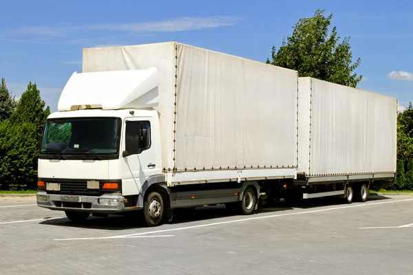Truck en trailer — Stockfoto