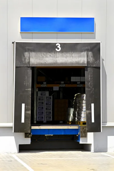 Porta de carga — Fotografia de Stock