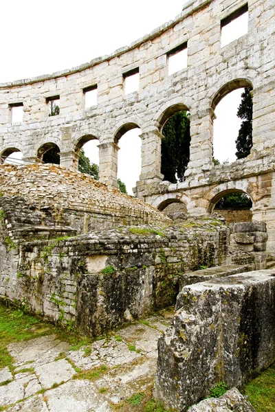Antigo Coliseu Romano Ruínas Com Peças Danificadas — Fotografia de Stock
