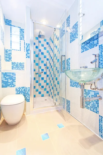 Banheiro pequeno — Fotografia de Stock