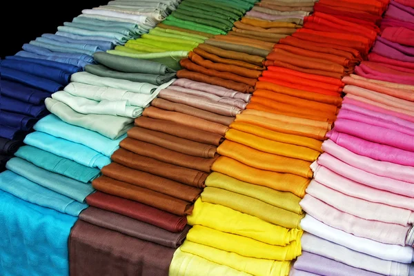 Farbige Schals — Stockfoto