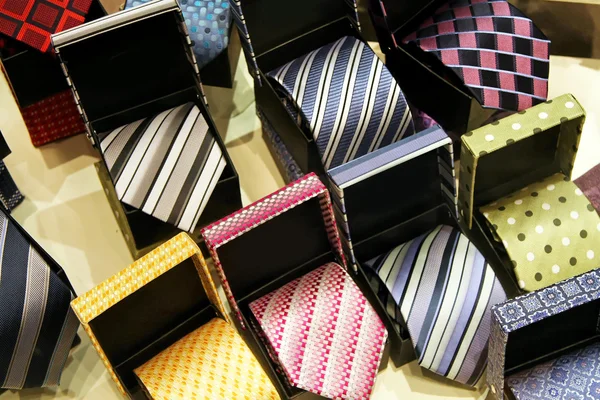 Bunte Krawatten Geschenkboxen — Stockfoto