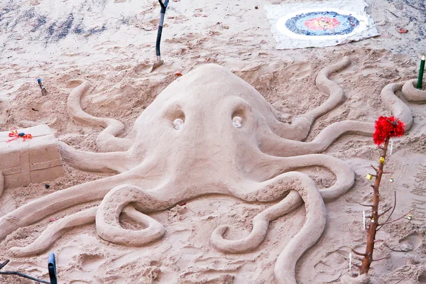 Octopus in sand — Stock Photo, Image