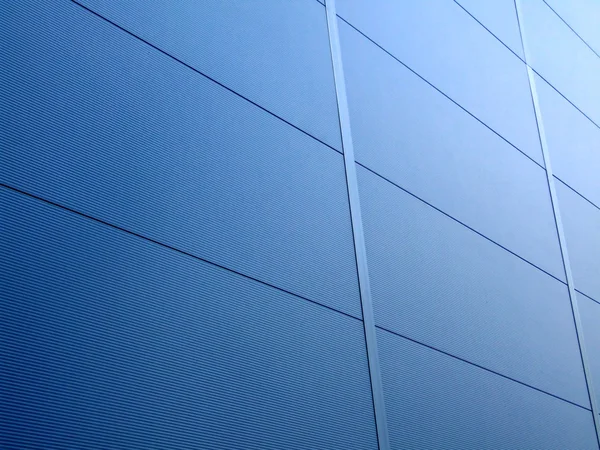 Голубая алюминиевая стена — стоковое фото