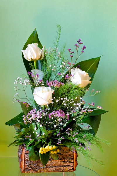 White roses arrangement — Stock Photo, Image