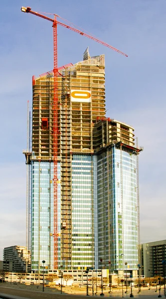 Construção de arranha-céus ensolarado — Fotografia de Stock