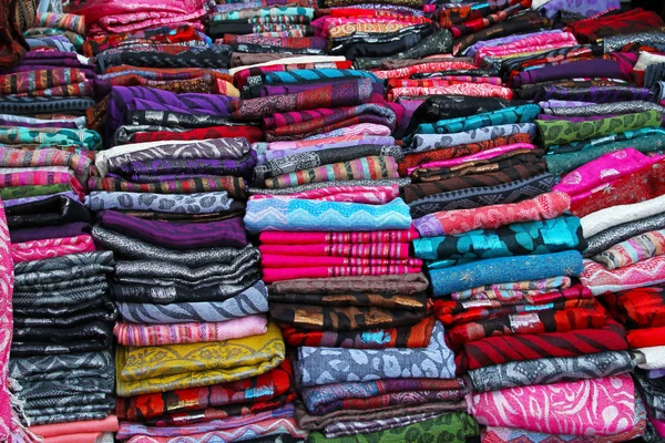 Кольоровий шарф — стокове фото