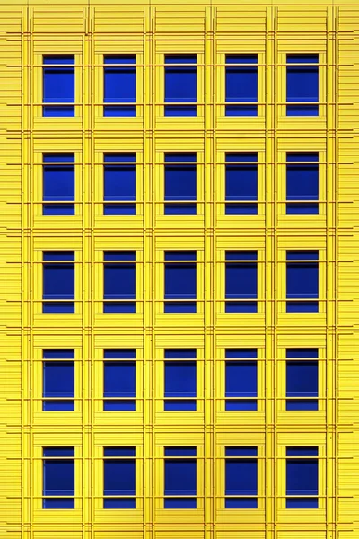 Κίτρινο κτίριο — Φωτογραφία Αρχείου
