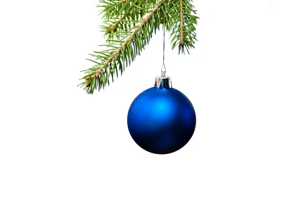 Blauer Weihnachtsschmuck am Tannenbaum Stockbild