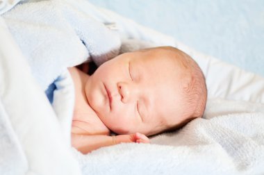 Yeni doğmuş bebek uyku