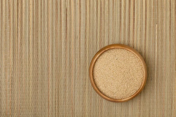 Bowl of amaranth grain — Stock Photo, Image