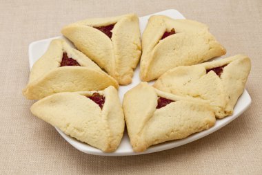 Kayısı hamantaschen pasta