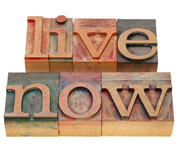 Live now phrase in letterpress type — Stock Photo, Image
