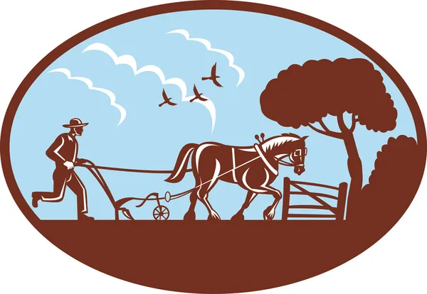 Фермерський оранка поля з конем — стокове фото