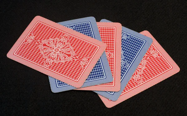 Červené Modré Hrací Karty Zakryl Černý — Stock fotografie