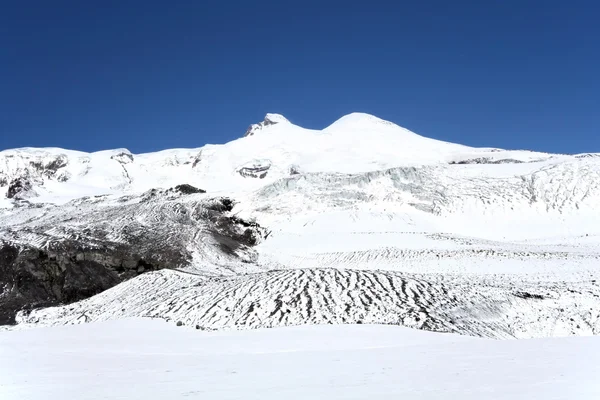 峰值 elbrus、 russia,europe.caucasus 山中最高的点 — 图库照片