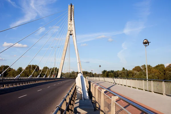 Puente moderno vacío — Foto de Stock