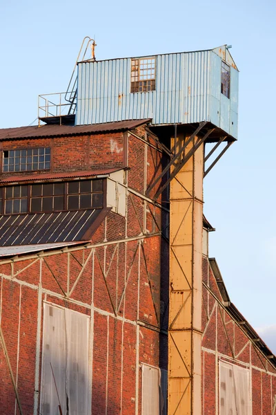 Terk edilmiş fabrika sanayi mimarisi — Stok fotoğraf