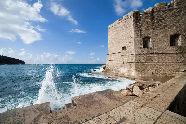 Mura della città vecchia di Dubrovnik — Foto Stock