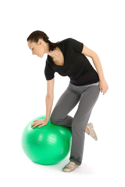 Mulher Muito Apto Com Uma Bola Pilates Isolado Sobre Fundo — Fotografia de Stock