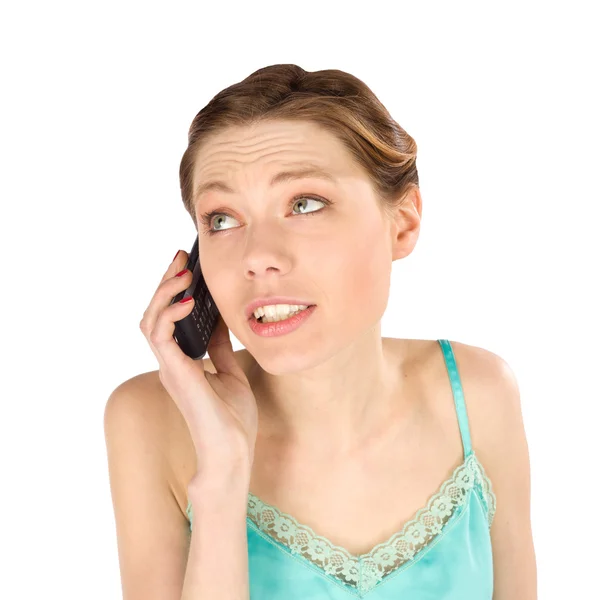 Femme occasionnelle parlant au téléphone — Photo