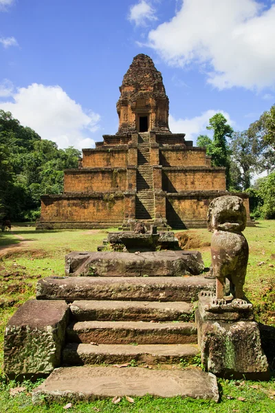 Pyramid Temple in Cambodia — Stock Photo, Image