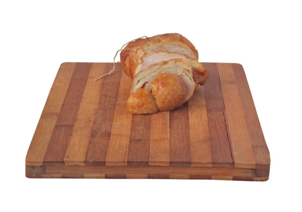 Gerookte kip vlees brood op een bord — Stockfoto