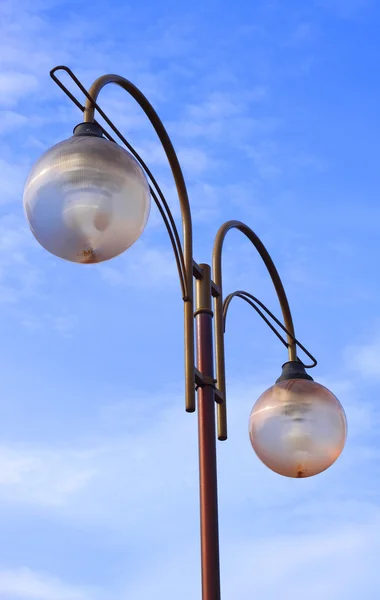 Moderna lanterna stradale in vetro — Foto Stock