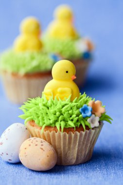 Easter cupcakes clipart